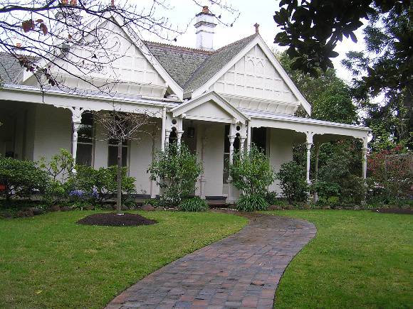 Review of B Graded Buildings in Kew, Camberwell & Hawthorn