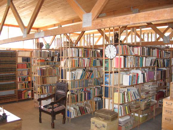 H2118 Baker House Bacchus Marsh Library Interior rc May 2006