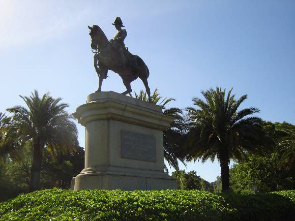 H0366 linlithgow monument stkilda rd nov06 jb