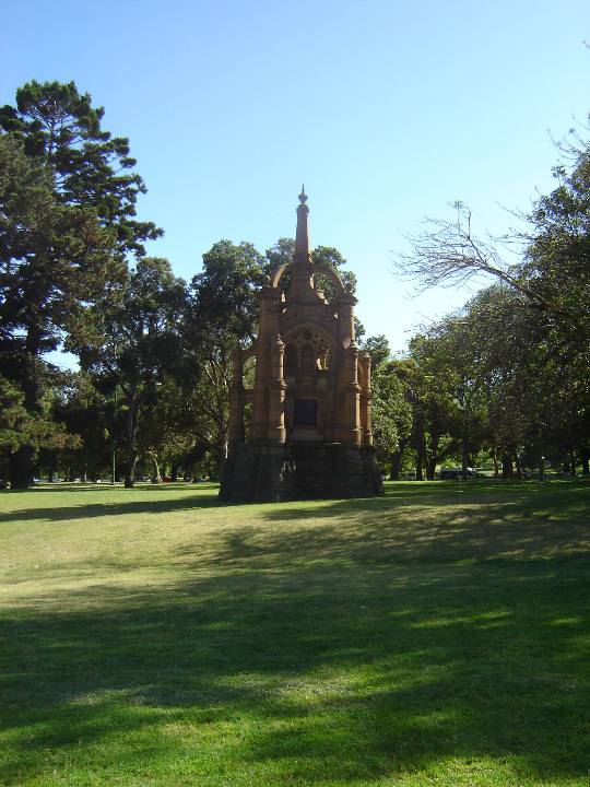 boer war memorial full view nov 06 jb