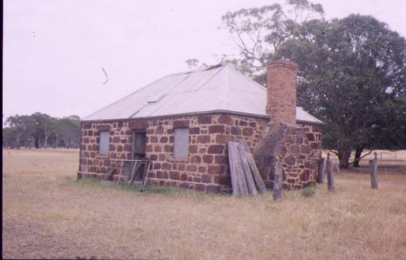 fulham balmoral horsham rd kanagullk overseer's cottage nov1994