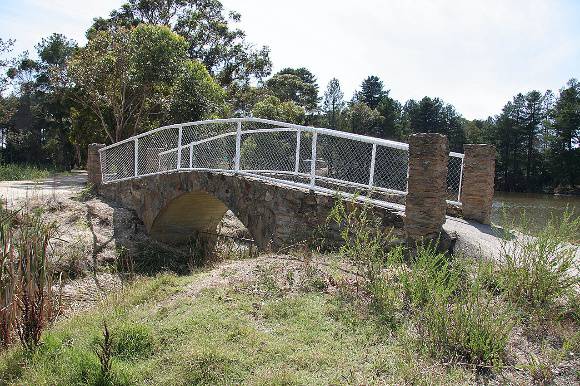 H0398 Callembeen Pk 14 Feb 07 PM2 Footbridge