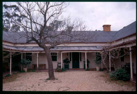 H0305 Tottington Homestead courtyard