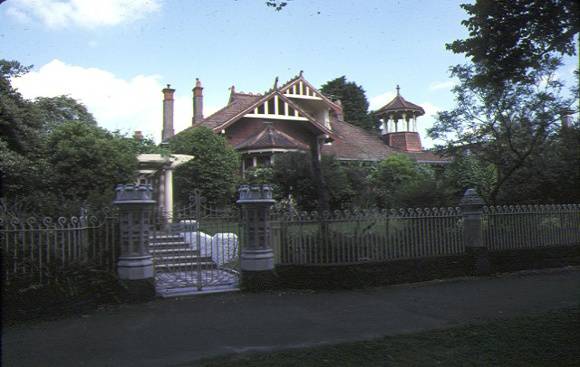 1 auld reekie royal parade parkville front view of property dec1978