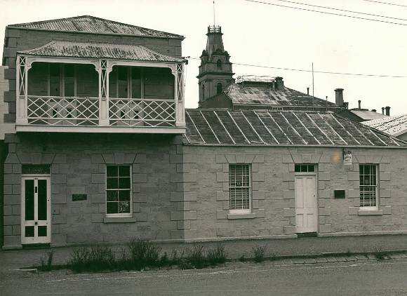 B1900 Specimen Cottage