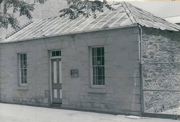 B1900 Speciman Cottage