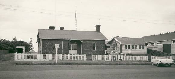 B2811 Police Cottage & Stables Portland