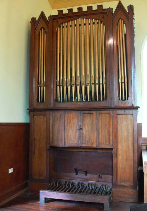 B2045 St Luke's Lutheran Church Pipe Organ