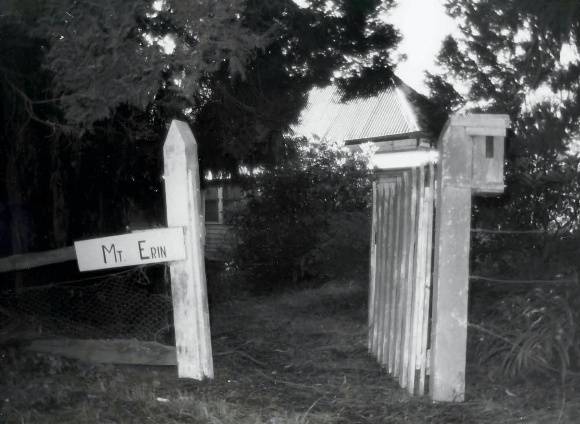 B2959 Mount Erin Front Gate
