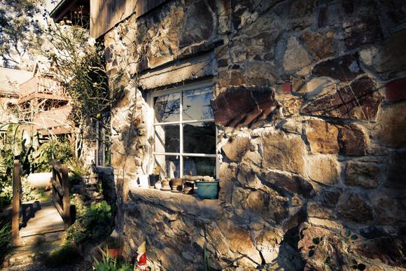 300 Yarra Street, Warrandyte. Stone work detail