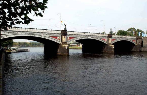 B2238 Princes Bridge 