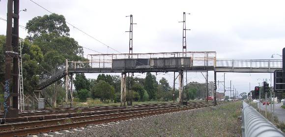 HO10 Pedestrian Footbridge 1.JPG