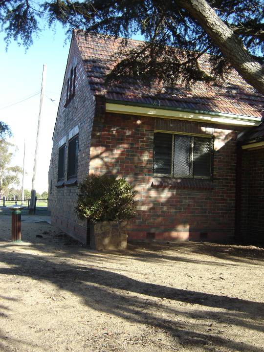 poplar oval pavilion front elevation jun07 jmb