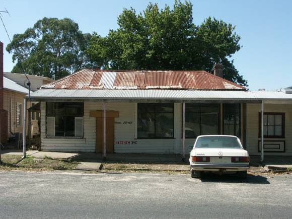 Shop (east shop of pair)