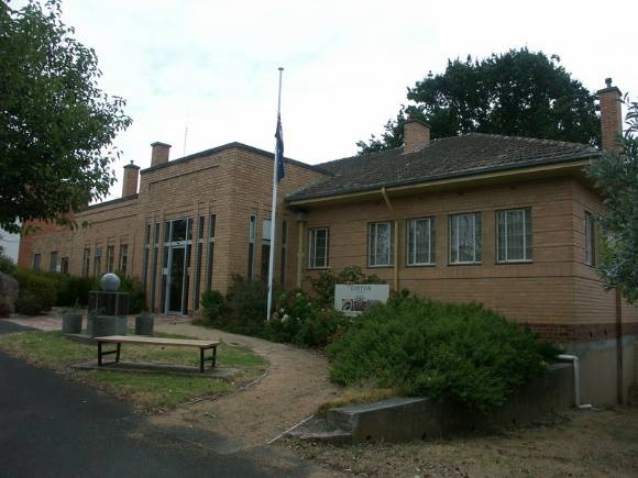 Former Shire of Grenville Offices & War Memorial