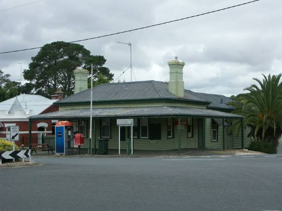 Murrell's Newsagency (former Boot Shop)