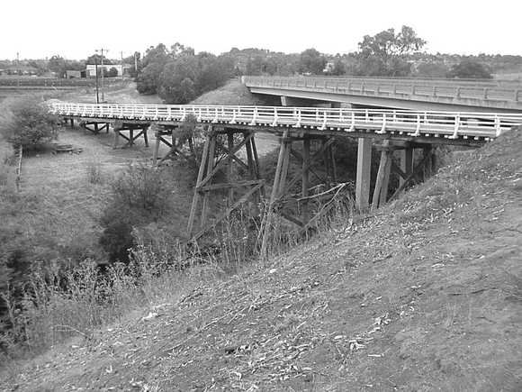 Site 012 - Trestle Bridhge - Arundel Road bridge.jpg