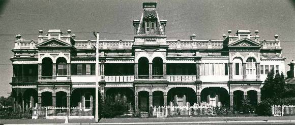 B3359 Lanark Terrace 55-60 Canterbury Rd Middle Park