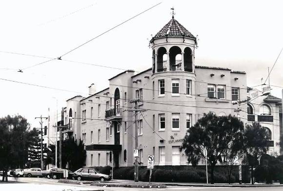 B7083 Belvedere Flats