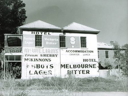 B2563 Gregory's Bridge Hotel 