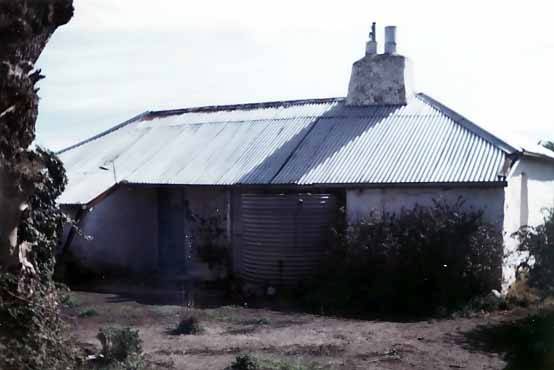 B2589 Collins Cottage Rear