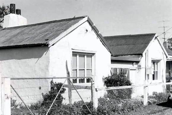 B2589 Collins Cottage
