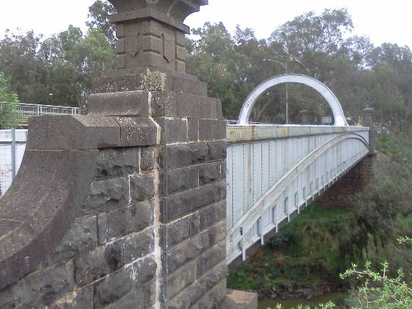 B1836 Iron Bridge Keilor 2012