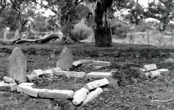 B3742 Pyke's Graves
