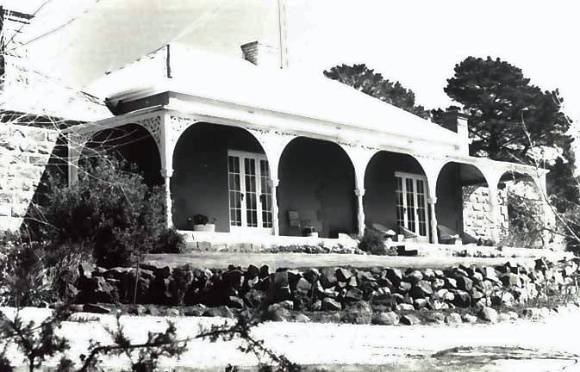 B3974 Piggoreet Homestead Front