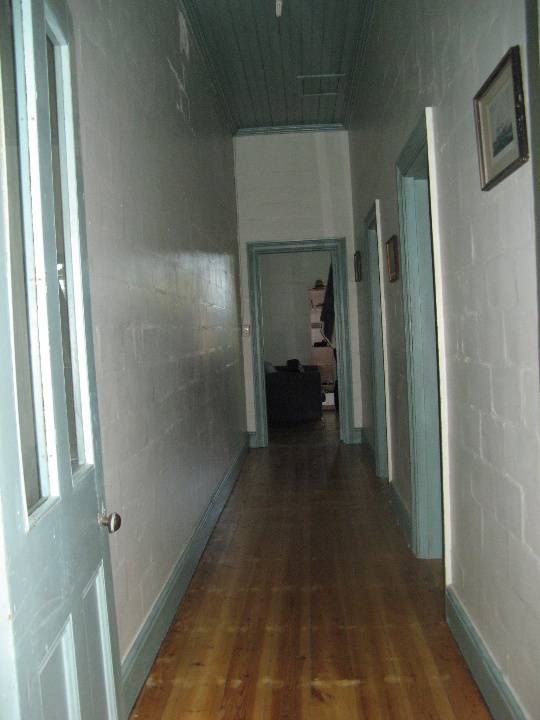 Foster_Building_Maffra_KJ_Apr_2012_first floor no 71