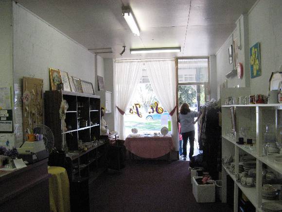 Foster_Building_Maffra_KJ_Apr_2012_shop interior no 69