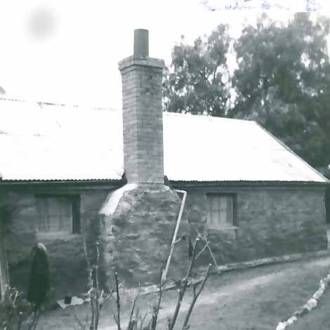 B2813 Frmr Tute's Cottage 
