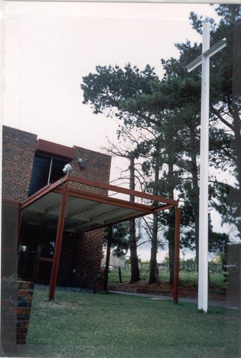 22566 Entrance to Templestowe Uniting Church - 104 Atkinson Street, Templestowe