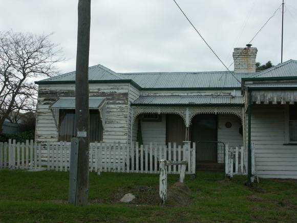 House (former Post Office & Butcher Shop)