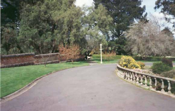 B2122 Aradale Mental Hospital Garden