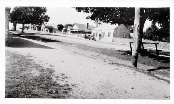 Sussex Street, Linton, looking north showing Nicols Bakery, Bennetts House & Garage, n.d.  Source: Linton Historical Society.