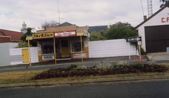 Newspaper shop, c.1986.  Source: Linton Historical Society
