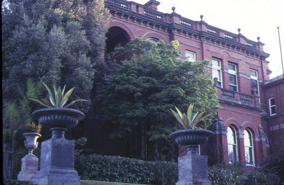 raheen studley park road kew front elevation & garden