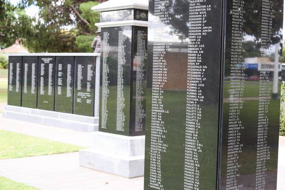 Mildura Memorial Henderson Park 2.jpg
