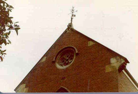 former es&a bank burwood road hawthorn roof detail 1977