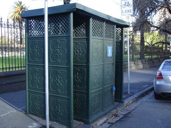 Urinal Nicholson St KJ 21 06 2007