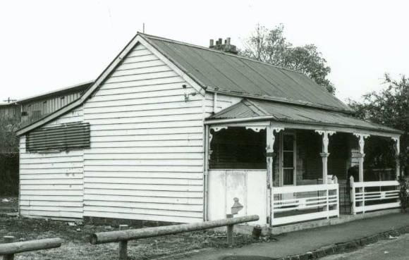 B4558 9 Cox's Garden Williamstown