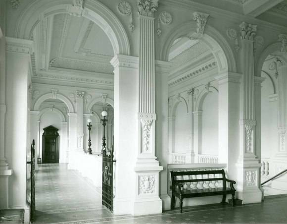 B5126 Law Courts Corridor