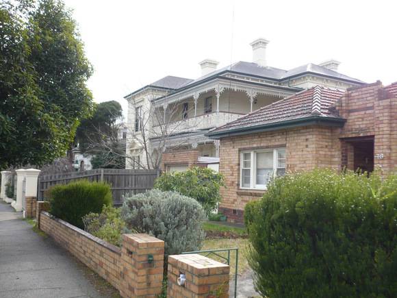 Holmes Road