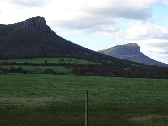 L10147 The Grampians Mts Sturgeon and Abrupt 