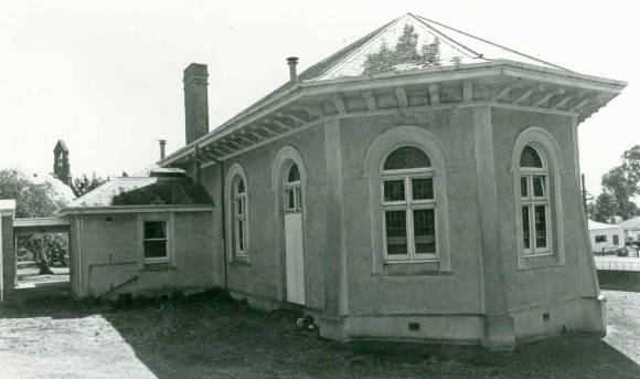 B5372 Niel Black Memorial Hall