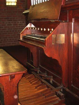 B2890 2012 07 25 Pipe Organ St George's 04.JPG