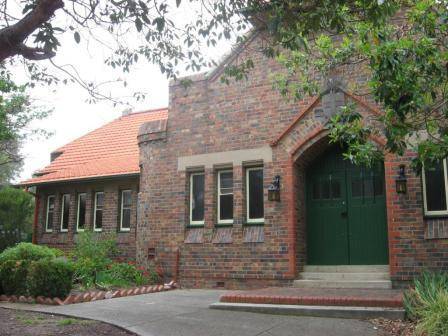B2890 2012 07 25St George's Church 1.JPG