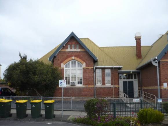 Ascot Vale PS 2608 1885/8 building