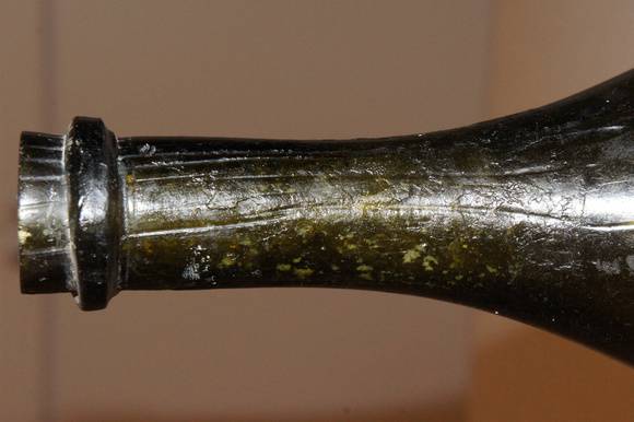 Collins Settlement Site bottle, view of the neck and lip
